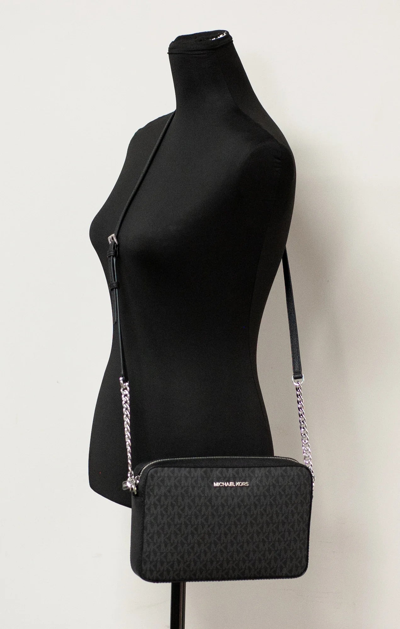 Michael Kors Saffiano Leather Shoulder Bag - Size M - Jet Set